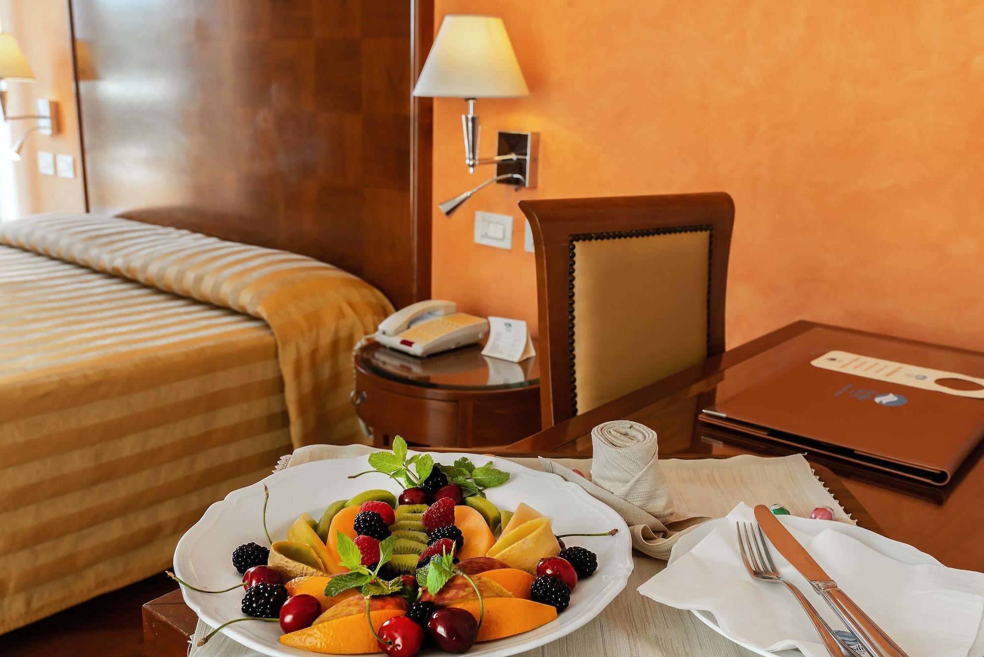 Versilia Palace Hotel Marina di Pietrasanta Esterno foto