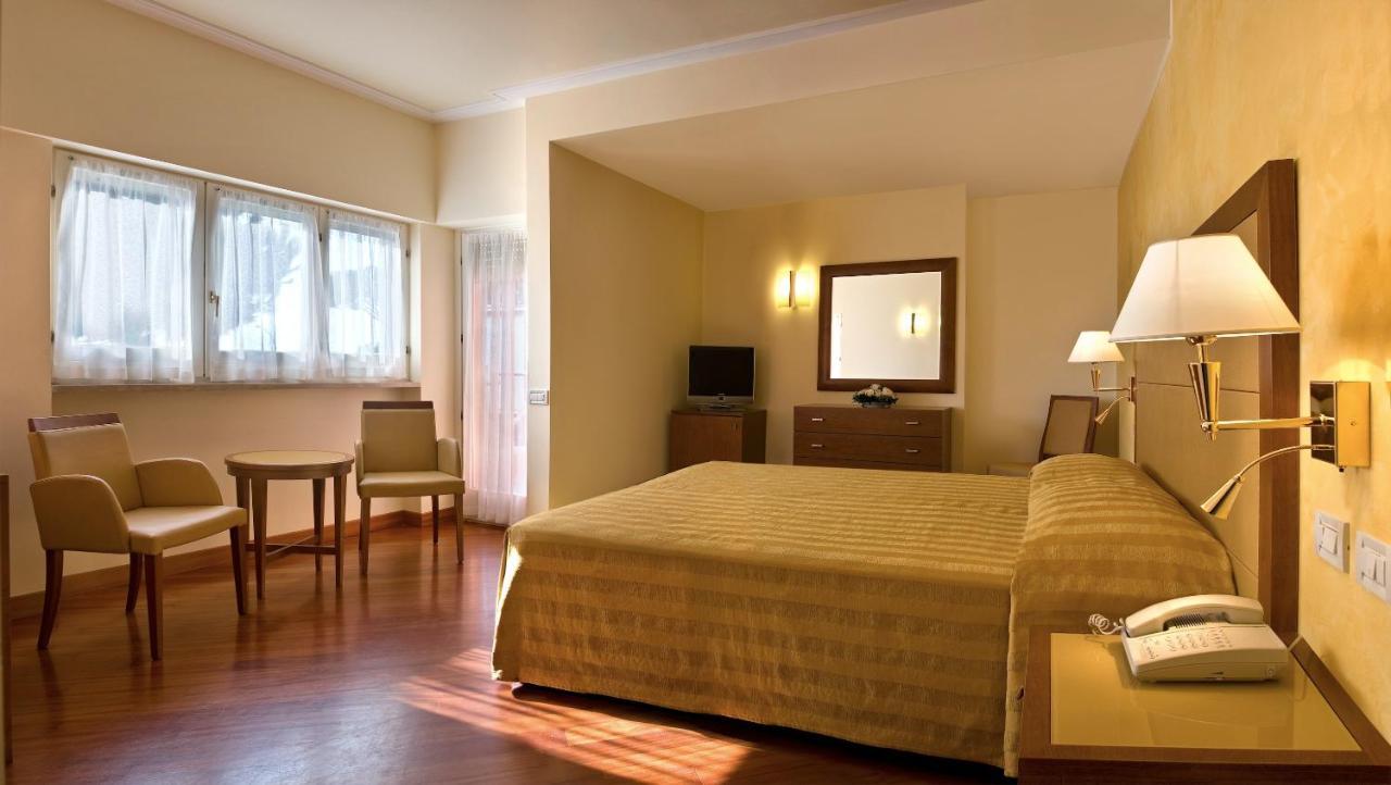 Versilia Palace Hotel Marina di Pietrasanta Esterno foto