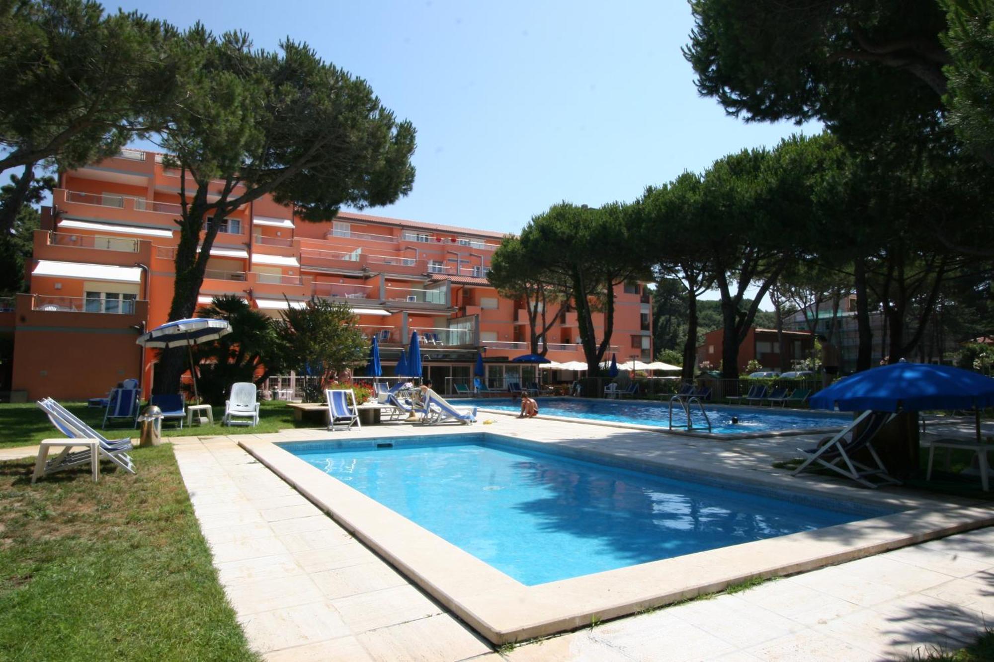 Versilia Palace Hotel Marina di Pietrasanta Esterno foto
