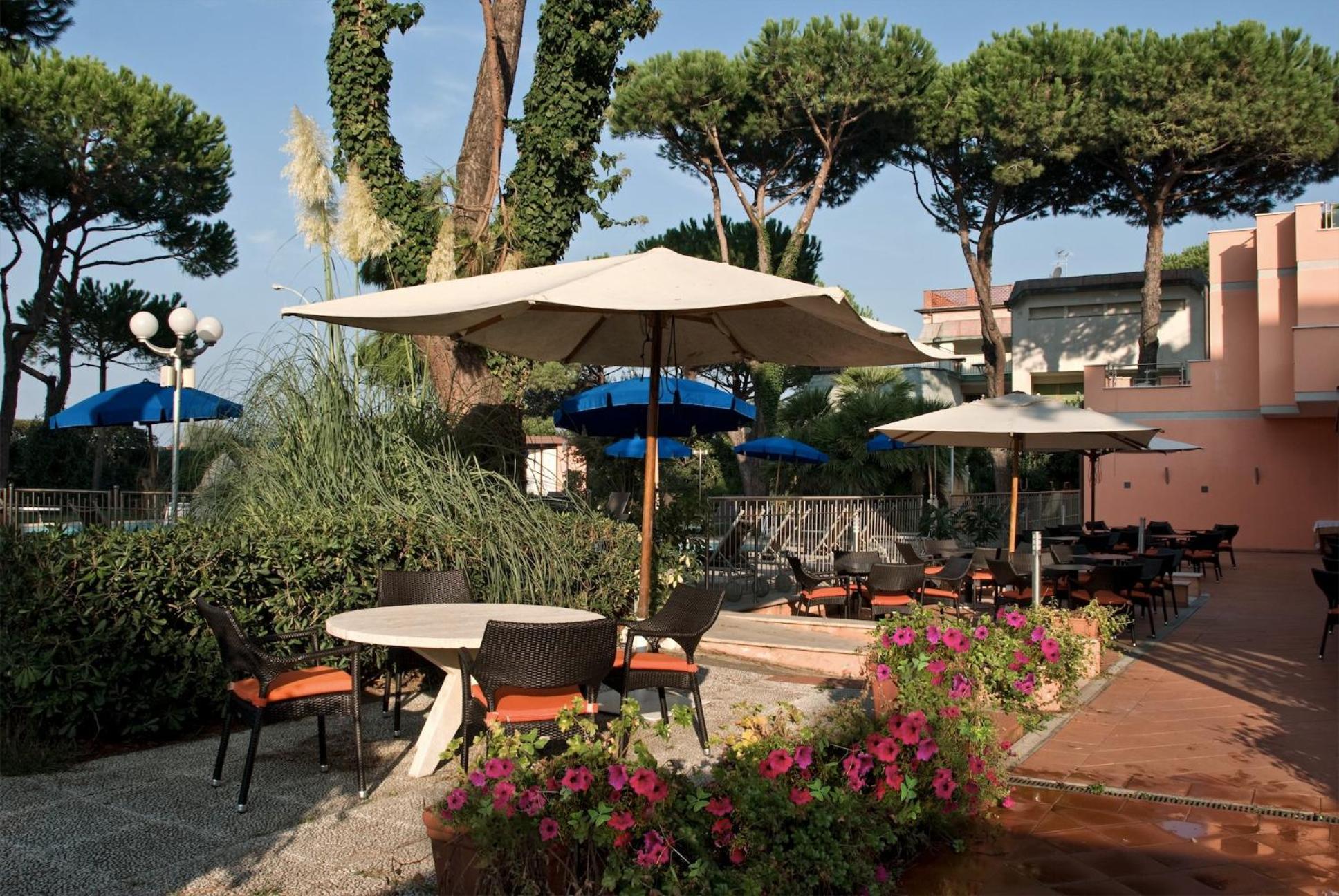 Versilia Palace Hotel Marina di Pietrasanta Esterno foto