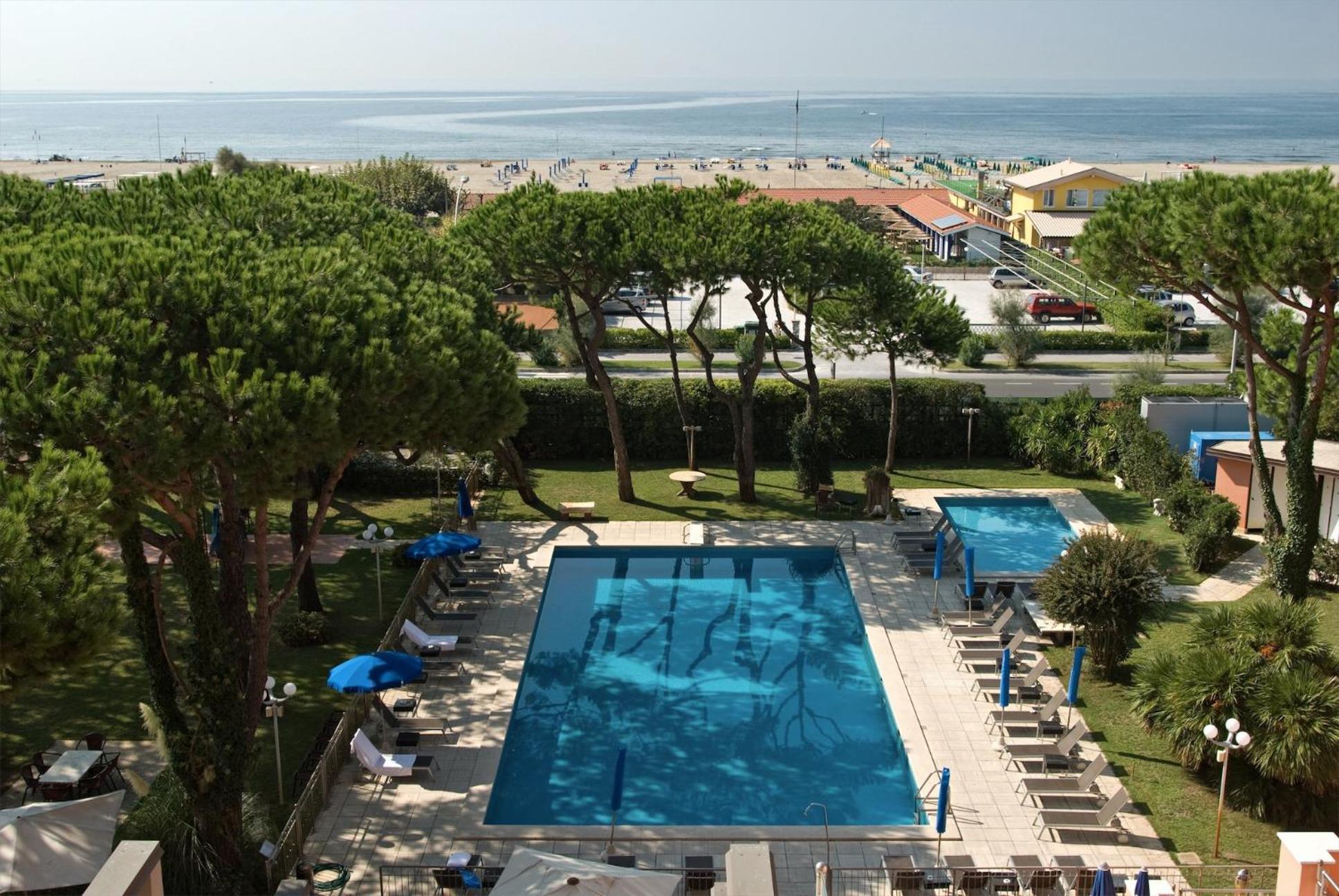Versilia Palace Hotel Marina di Pietrasanta Esterno foto
