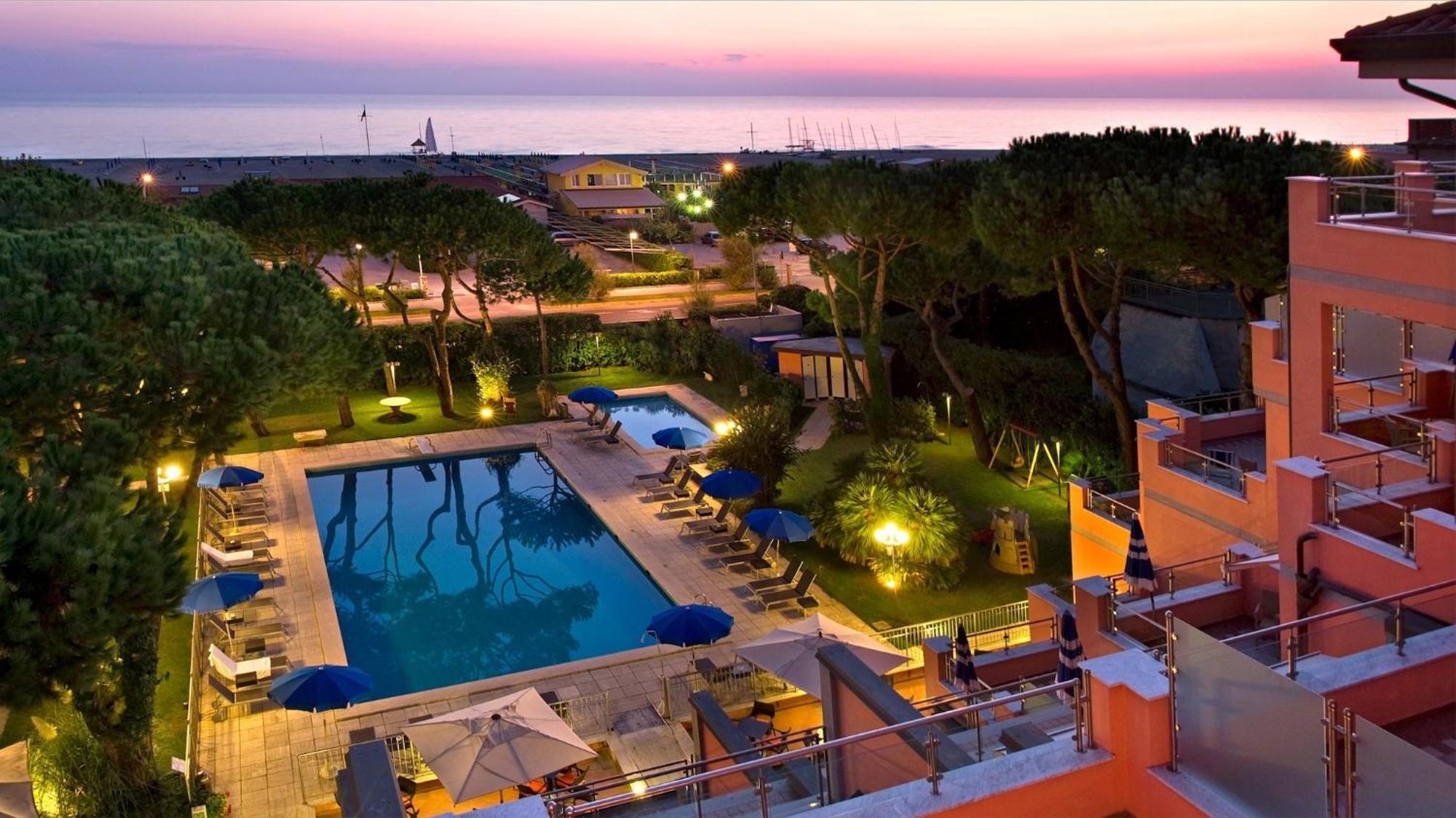 Versilia Palace Hotel Marina di Pietrasanta Esterno foto