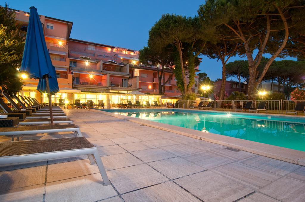 Versilia Palace Hotel Marina di Pietrasanta Esterno foto