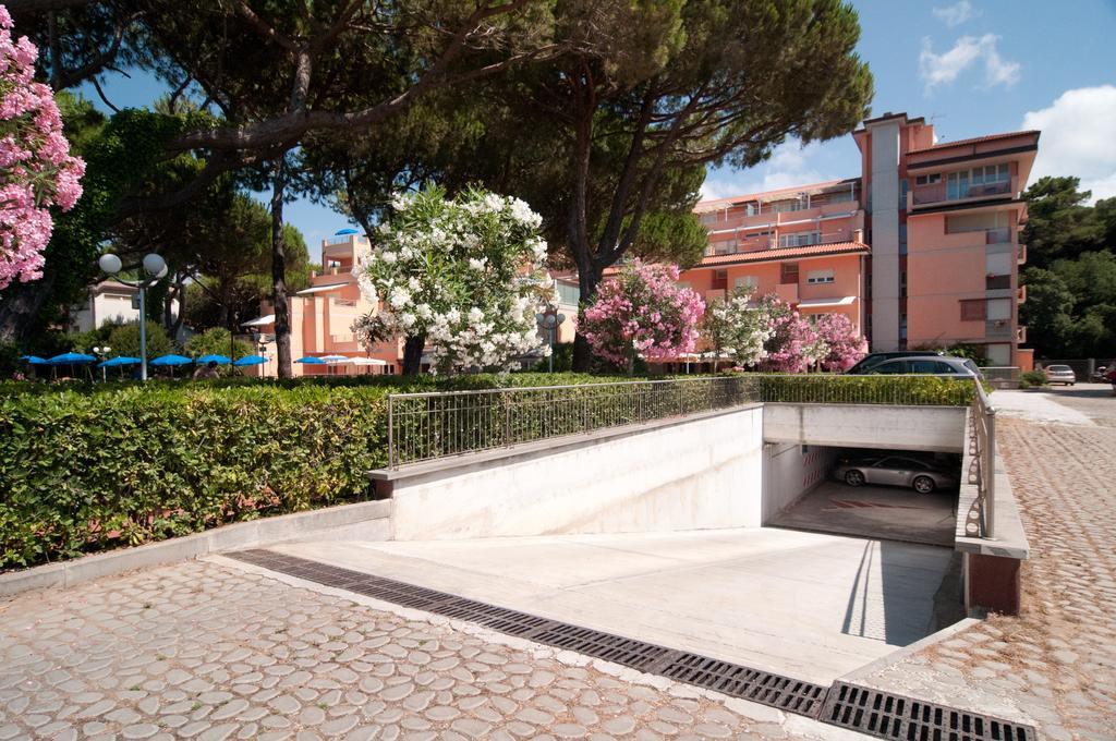Versilia Palace Hotel Marina di Pietrasanta Esterno foto