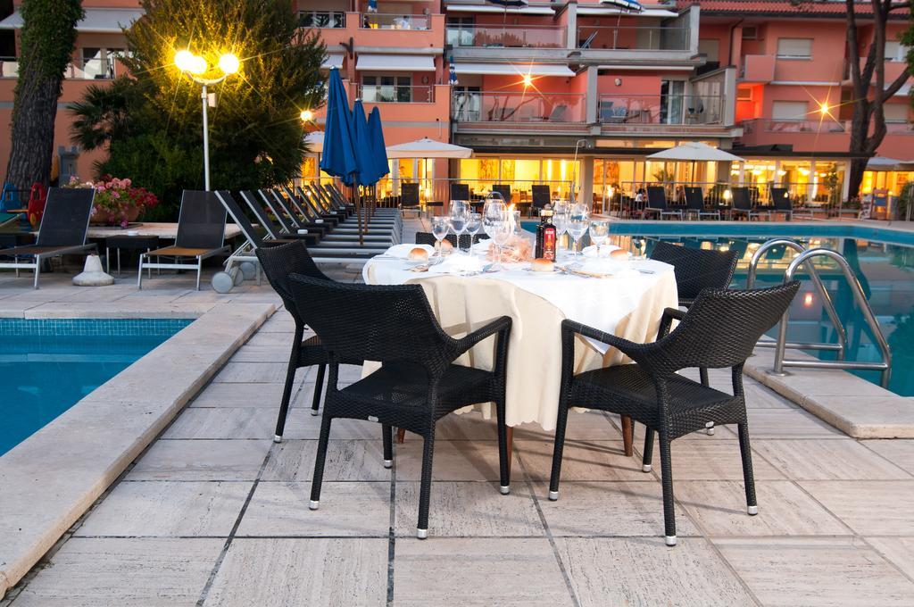 Versilia Palace Hotel Marina di Pietrasanta Esterno foto